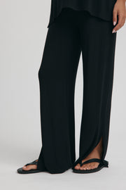 Maternity Travel Pants (Black) 4