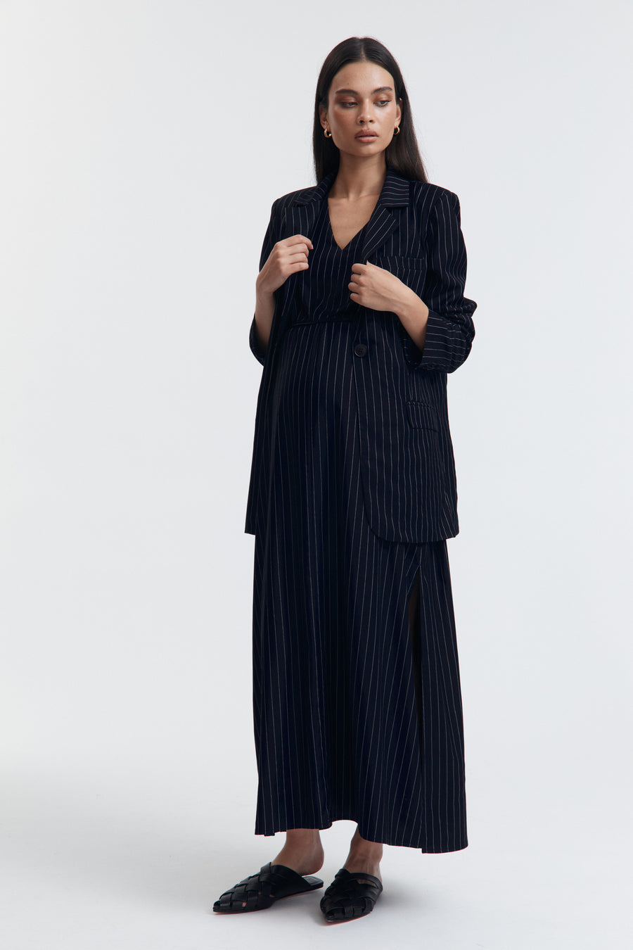 Maternity V Neck Pinstripe Dress (Navy Pinstripe) 7