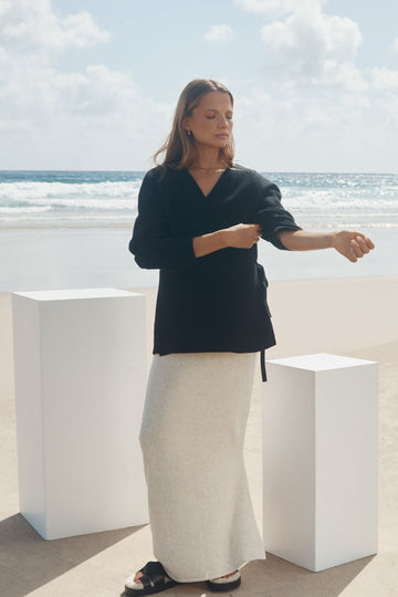 Maternity Wrap Tie Knit (Black) 1