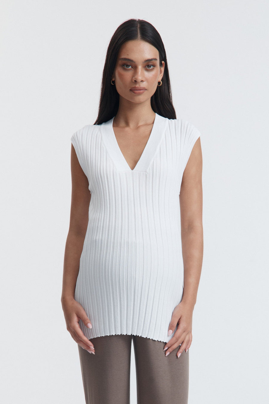 Stylish V Neck Luxe Tank (White) 3
