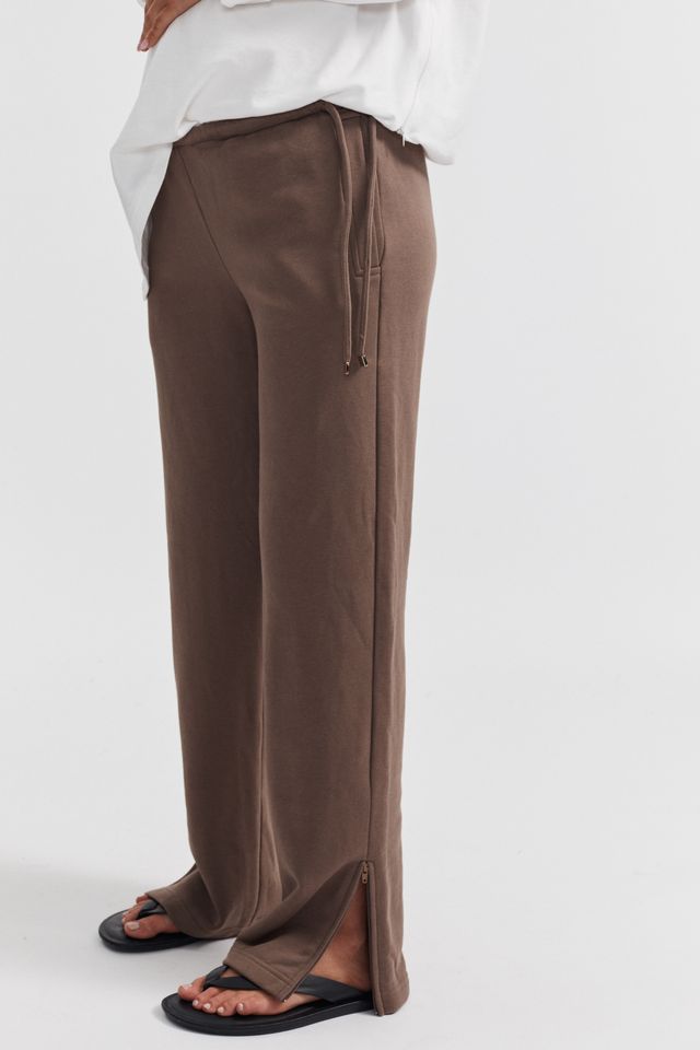 Stylish Maternity Jogger (Chocolate) 2